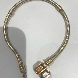 I am selling a 14k gold  Pandora Bracelet